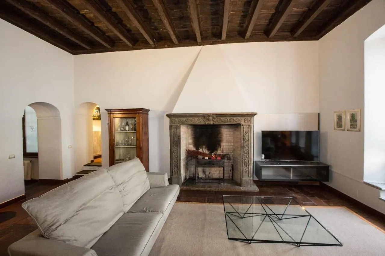 Historical Apartment In The Center Of Gravedona - Larihome A02