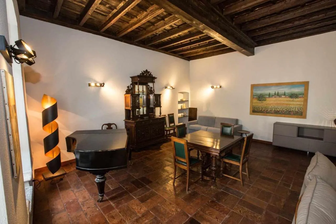 Historical Apartment In The Center Of Gravedona - Larihome A02