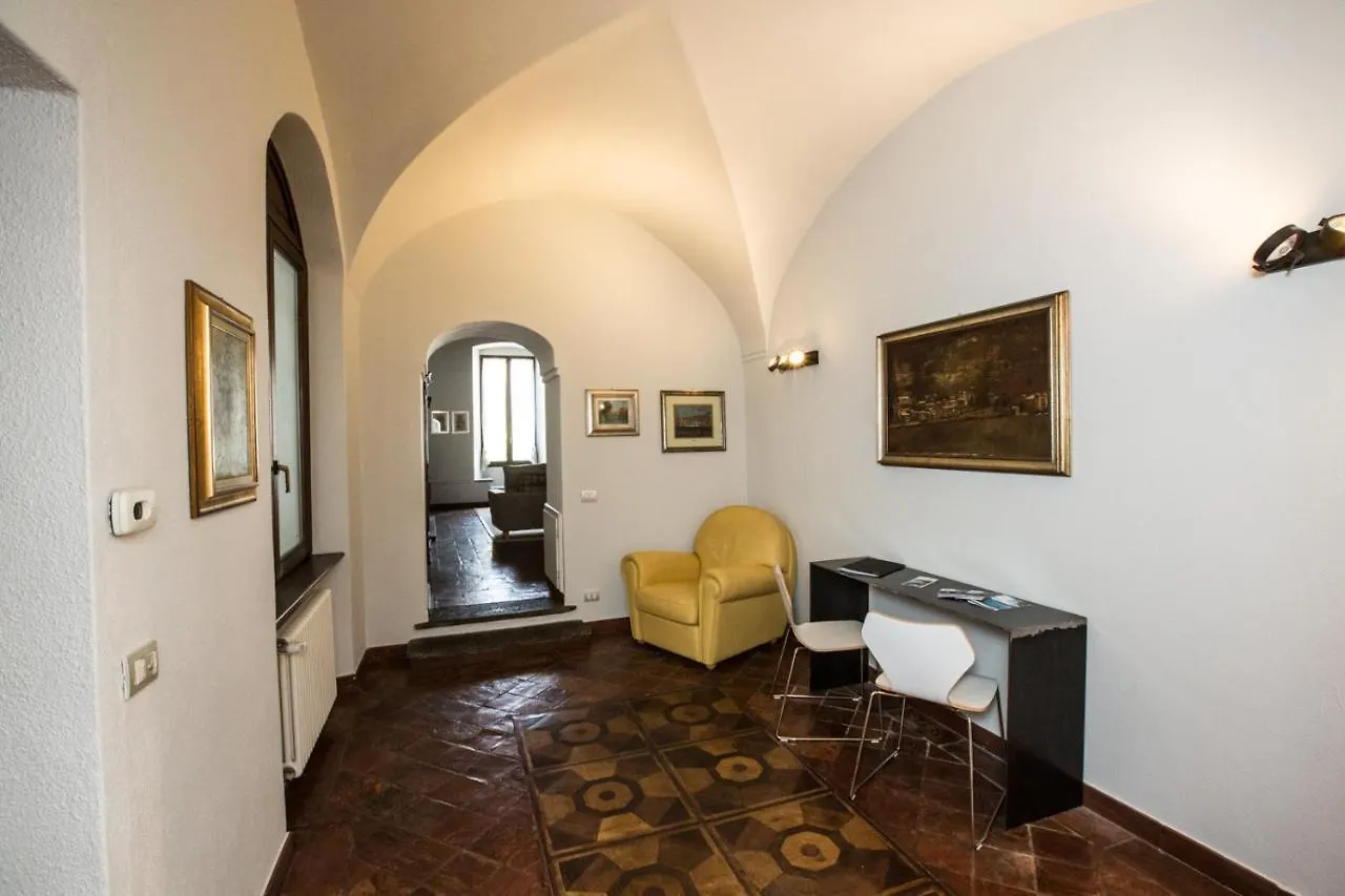 Historical Apartment In The Center Of Gravedona - Larihome A02