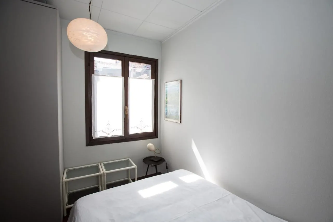 Historical Apartment In The Center Of Gravedona - Larihome A02